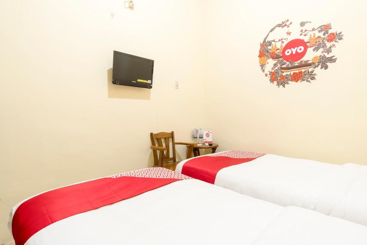 Oyo 723 Penginapan Nia Mandiri Syariah Medan Dış mekan fotoğraf