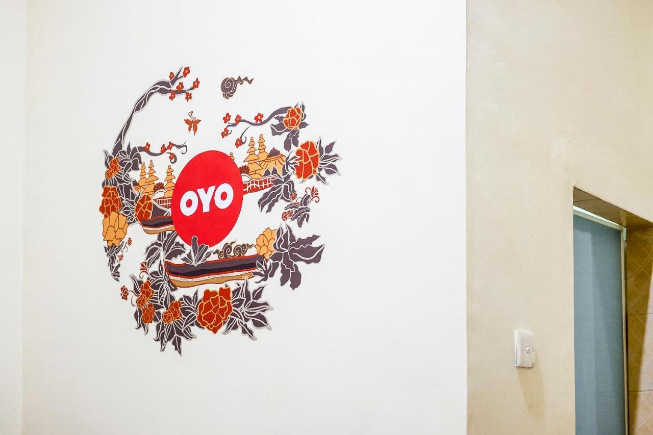 Oyo 723 Penginapan Nia Mandiri Syariah Medan Dış mekan fotoğraf