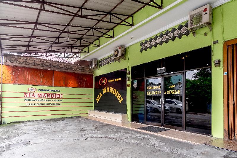 Oyo 723 Penginapan Nia Mandiri Syariah Medan Dış mekan fotoğraf